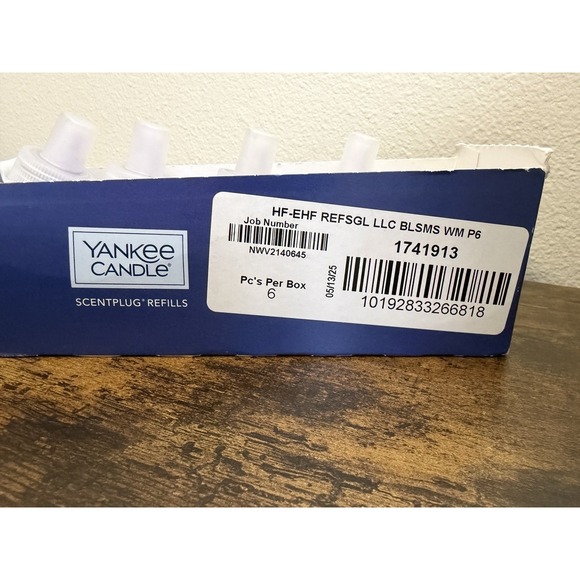 Yankee Candle LILAC BLOSSOMS Scentplug Refills Lot of 5 With Box - Picture 5 of 6